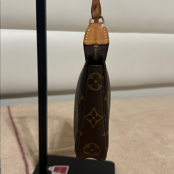 Louis Vuitton Classic Brown Monogram Pochette Accessories - Picture 3 of 14